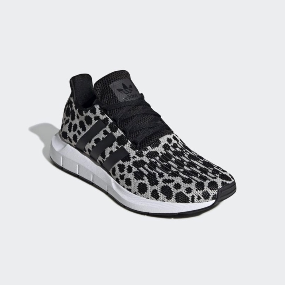 Women’s Adidas Swift Run Leopard size 8